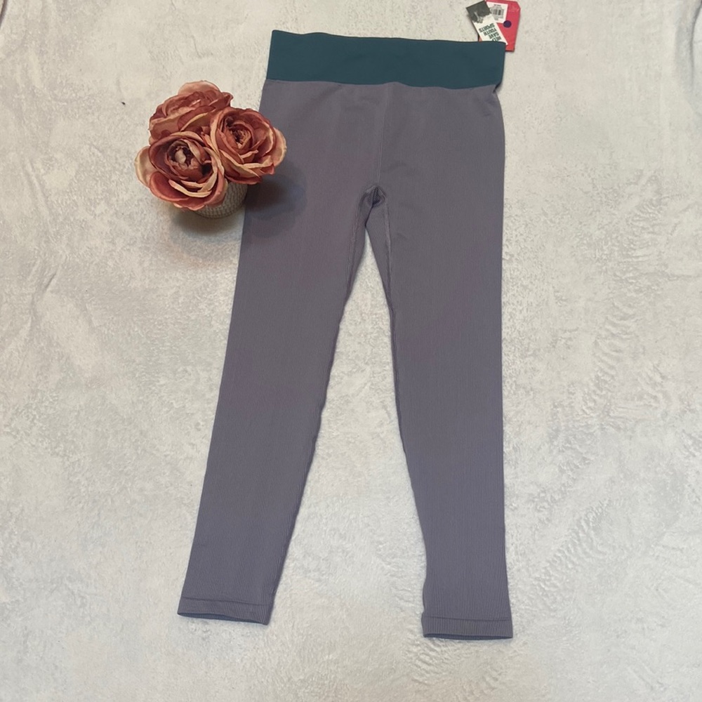 DSG Dick’s Sporting Goods NWT Size M Seamless Iridescent Tights